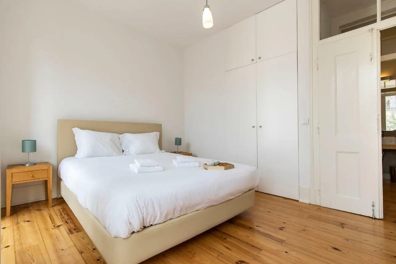 Apartment Lovelystay - Sunny Santa Catarina I Lisbon Portugal