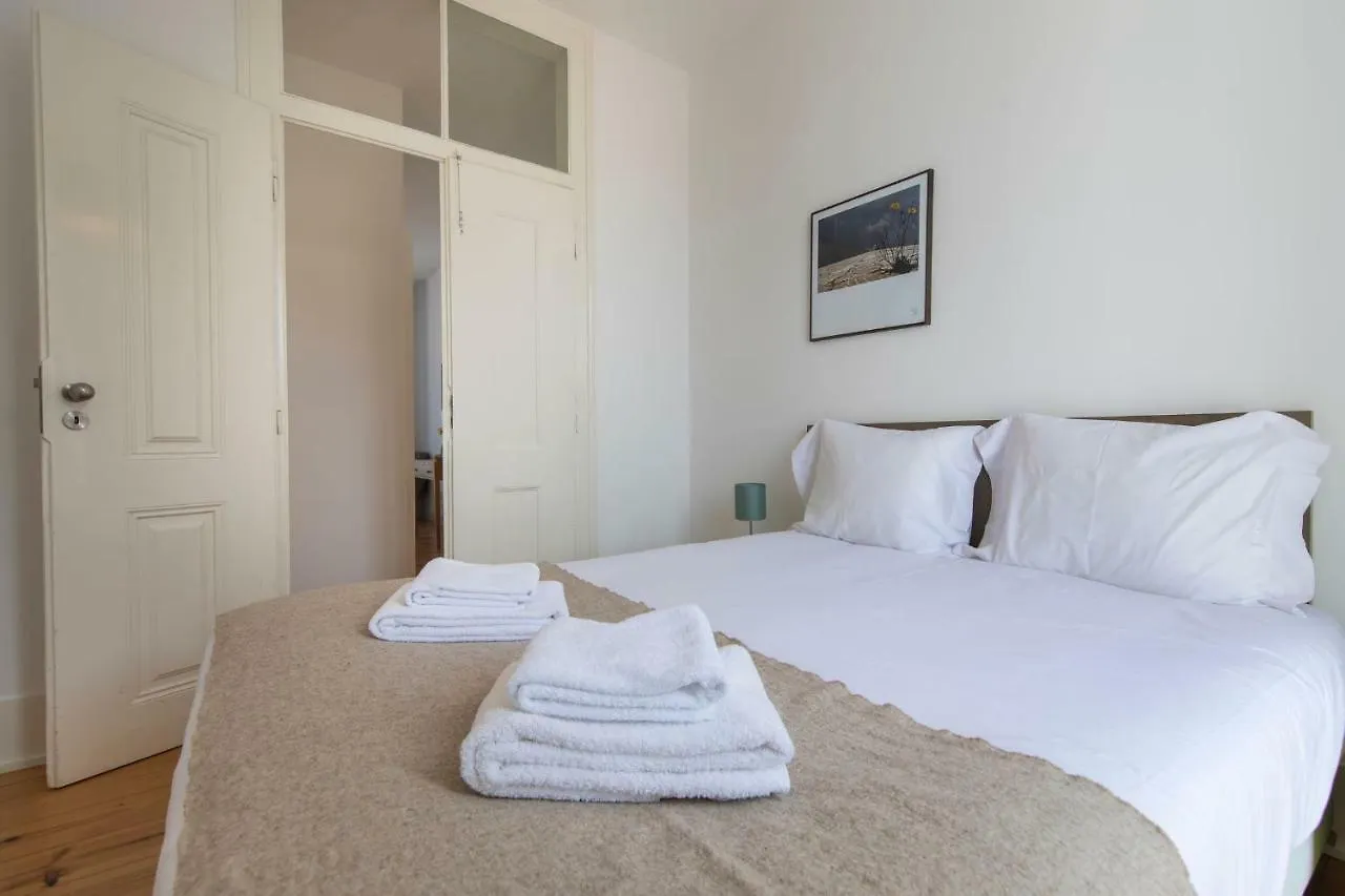 Lovelystay - Sunny Santa Catarina I Lisbon 0*,