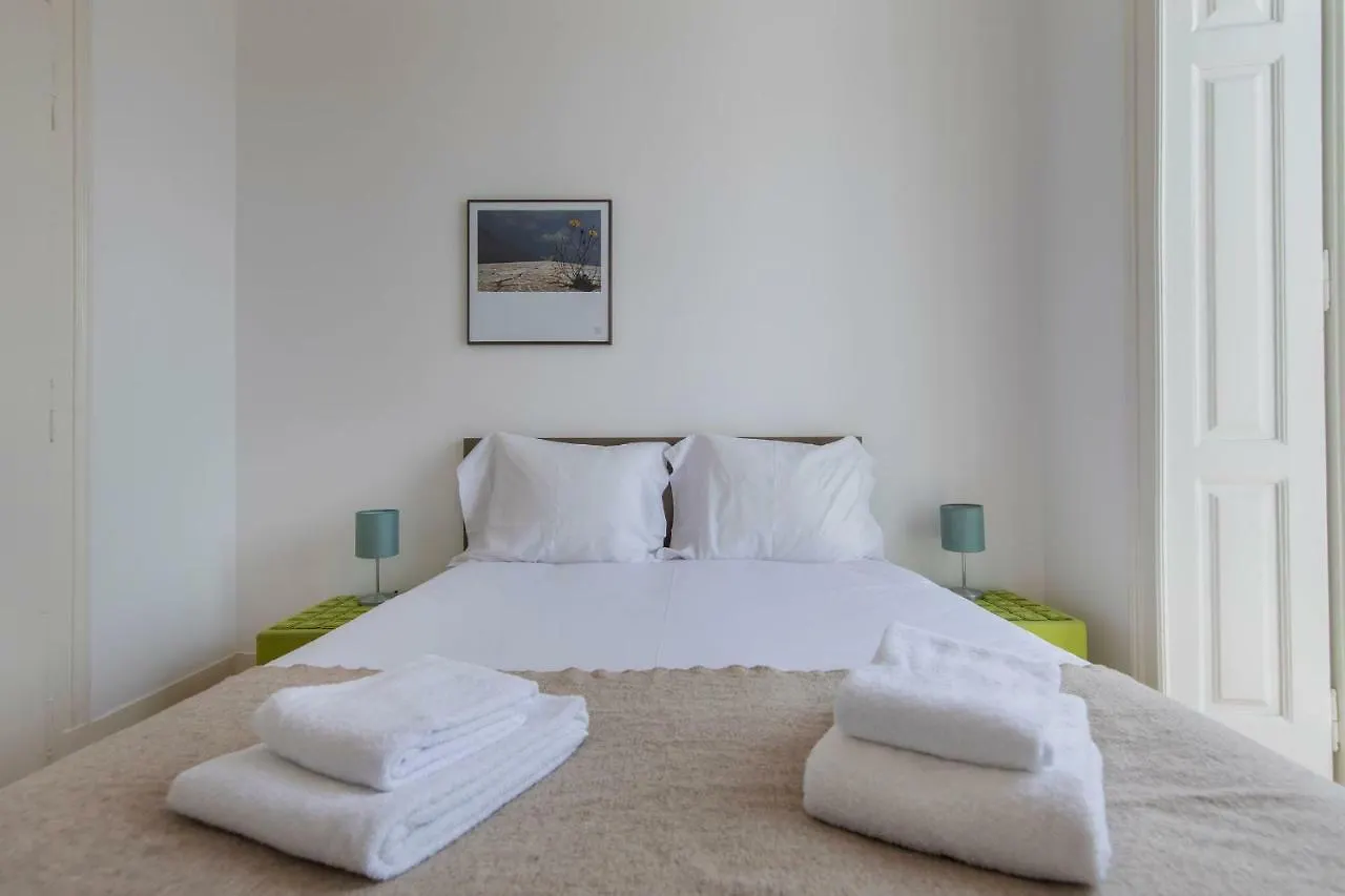 Lovelystay - Sunny Santa Catarina I Lisbon Portugal