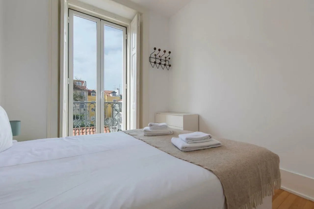Apartment Lovelystay - Sunny Santa Catarina I Lisbon Portugal
